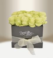 Luxusní květinový box s růžemi černý hranatý - Doručení po Praze