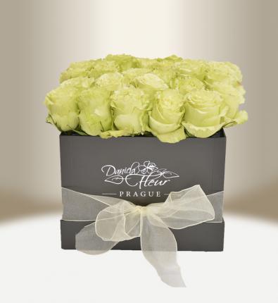 Luxusní květinový box s růžemi černý hranatý